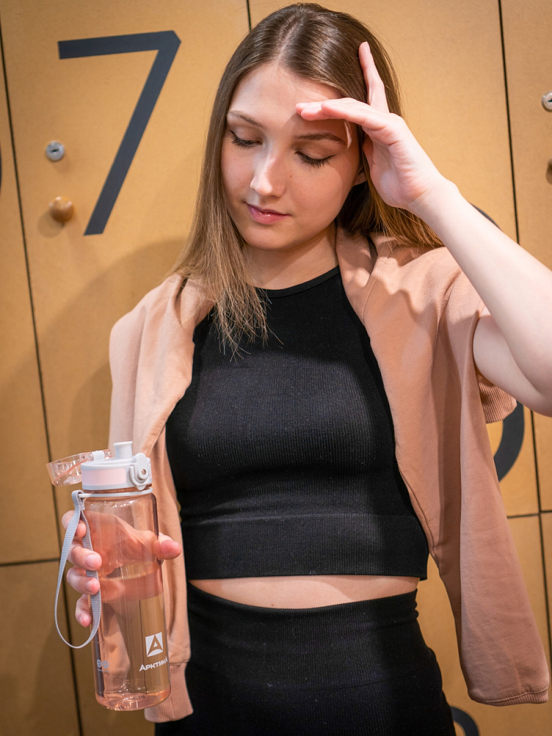 Тритановая бутылка 0.5л серии 720 глянцевая розовая с ситечком - 4