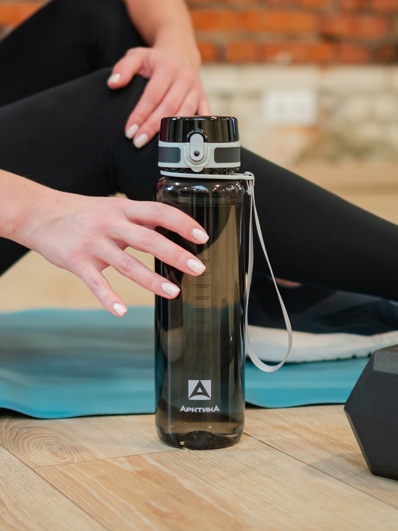 Тритановая бутылка 0.5л серии 720 глянцевая чёрная с ситечком - 8