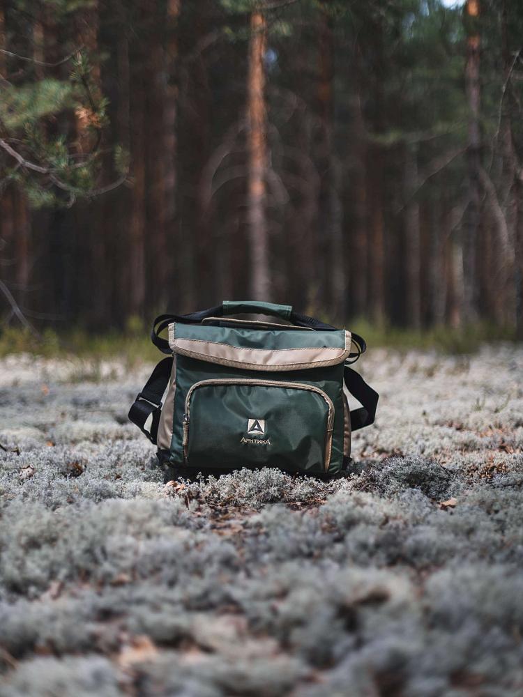 Классические термосумки серии 3000 и 4100 имеют удобные карманы и большой отсек для хранения продуктов.