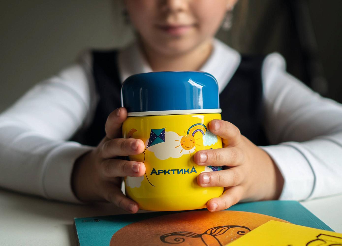 Термосы для еды «Арктика» поддерживают температуру и аппетит в течение 6-8 часов.