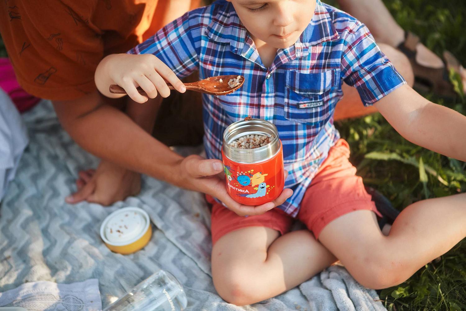 Детский термос для еды серии 411 решат проблему приема пищи вне дома.