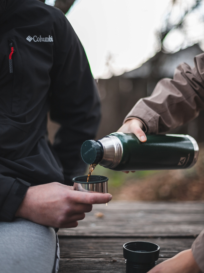 Термос 0.9л серии 106 зелёный с узким горлом и молотковой эмалью - 4