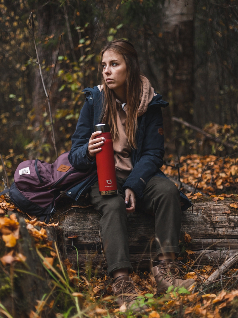 Термос 0.9л серии 106 красный с узким горлом и молотковой эмалью - 6