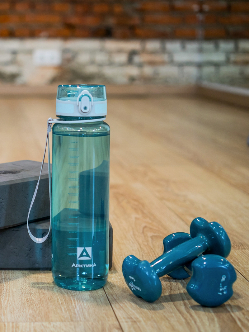 Тритановая бутылка 1л серии 720 глянцевая голубая с ситечком - 2